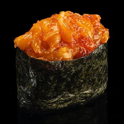 Заказать Гункан с лососем Кимчи, YAKUZA SUSHI