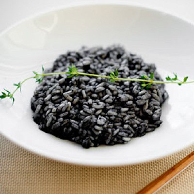 Заказать Рис с чернилами каракатицы, YAKUZA SUSHI