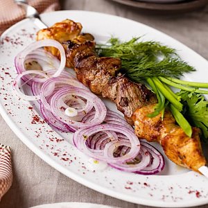 Мцвади из птицы и свинины, Хинкальня - Брест