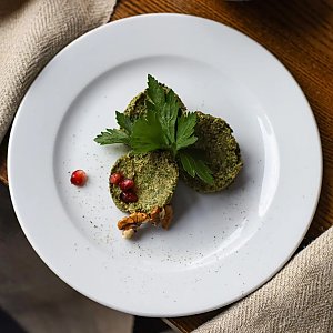 Пхали из шпината, Хинкальня - Брест