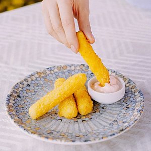 Сырные палочки с розовым соусом, Хинкальня - Брест