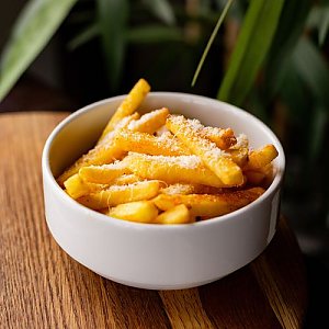 Картофель фри с выдержанным сыром, Хинкальня (на Партизанском) - Брест