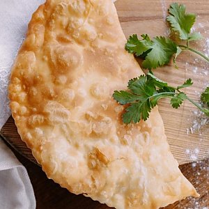 Чебурек с сыром и зеленью, Kinza