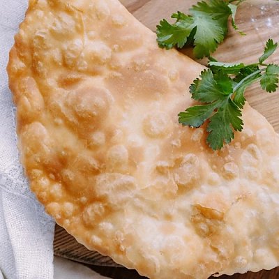 Заказать Чебурек с бараниной, Тандыр-пекарня Kinza