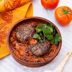 Котлеты с гранатом в соусе Чахохбили, Хинкальня (на Партизанском) - Брест