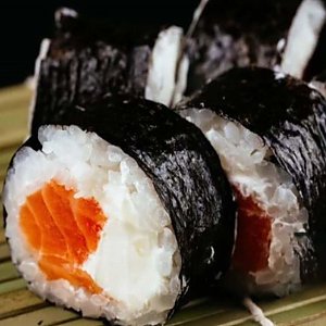 Ролл с лососем и сливочным сыром, Kraken