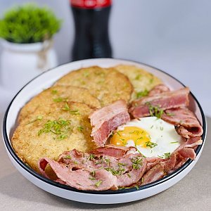 Драники с беконом и яйцом, Pizza Gold