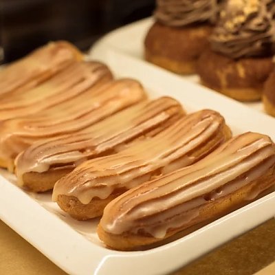 Заказать Эклер с заварным кремом, Прафiтроля