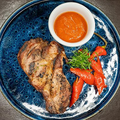 Заказать Стейк из cвинoй шеи с соусом Ромеско, Rasskazov