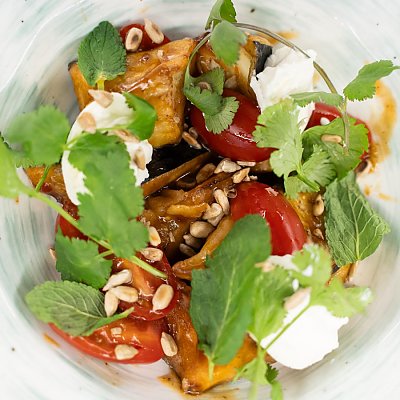 Заказать Салат с хрустящими баклажанами и томатами, Rasskazov