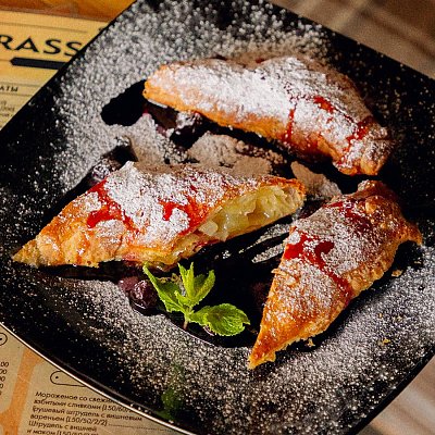 Заказать Грушевый штрудель с вишнёвым вареньем, Rasskazov