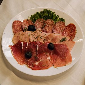 Мясная тарелка, Rasskazov