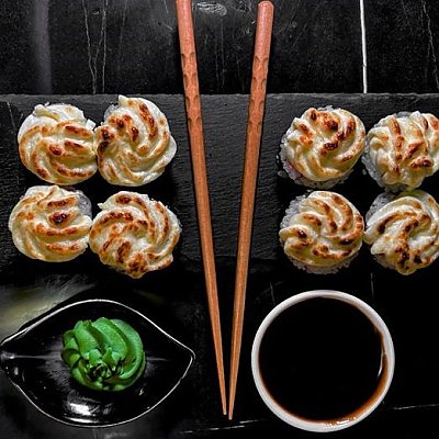 Заказать Запеченный ролл Цезарь, Black Roll