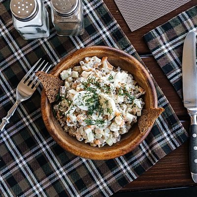 Заказать Оливье с креветками и слабосоленой форелью, Кофейня ДОМ