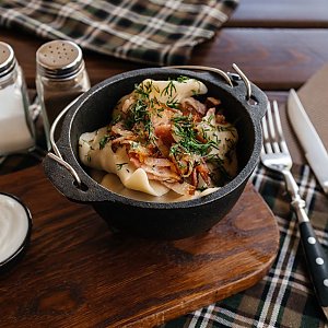 Вареники с картофелем, обжаренные с луком и беконом, Кофейня ДОМ