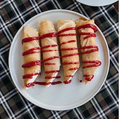 Заказать Блинчики с заварным кремом под вишневым соусом, Кофейня ДОМ