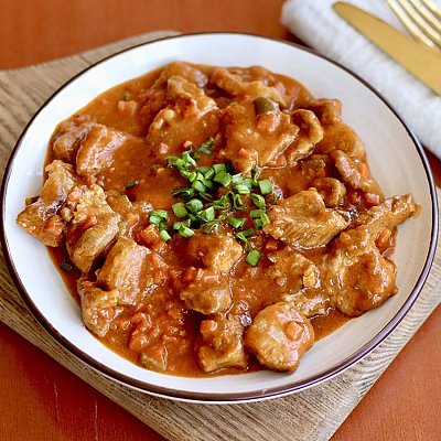 Заказать Гуляш из свинины, Сытый Папа - Обеды