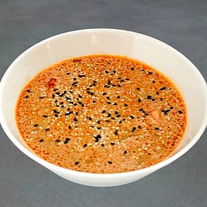 Том ям с лососем и рисом, Uma Mania