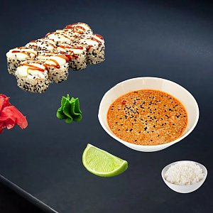 Том Ям с креветками и рисом и запеченный ролл с курицей, UmaMania