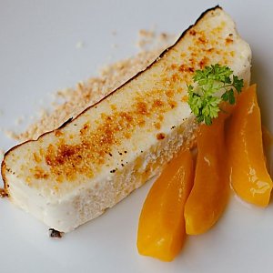Чизкейк-крем-брюле с персиковым кули, Papi Pizza