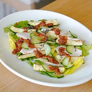 Печёные цукини с цыплёнком и сырно-томатным дрессингом, PaPi Pizza
