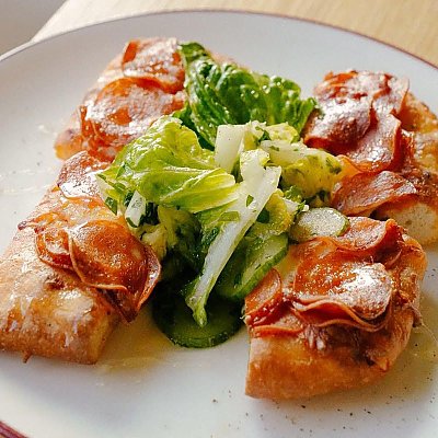 Заказать Рустик с медовым пеперони и зелёным салатом, PaPi Pizza