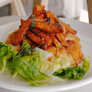 Цыплёнок Миланезе с бататом фри, PaPi Pizza