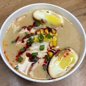 Сырный Рамен с цыпленком, Лапшичная две панды