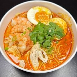 Лакса с курицей и креветками, Лапшичная две панды