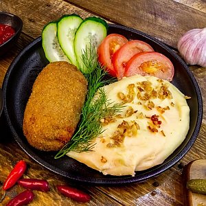 Картофельное пюре и зразы куриные с сыром, Paprika