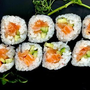 Ролл Маки-мини с лососем и огурцом, ТоДаСё (на 1-ом Севастопольском переулке)