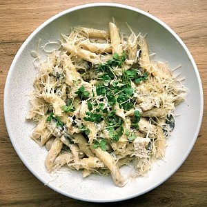 Паста с цыпленком и грибами, AURA