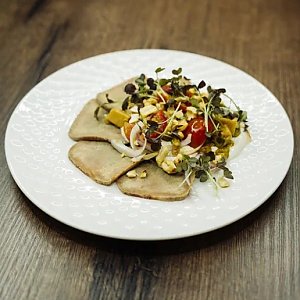 Салат с языком и белыми грибами, AURA