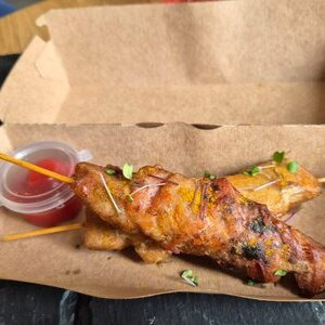 Шашлычок из свинины с соусом, Kalasy