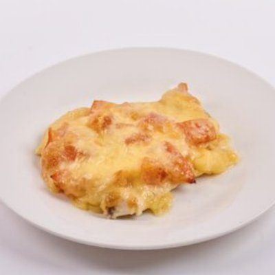 Заказать Отбивная куриная с томатом и сыром, Столовая Гранд Бистро