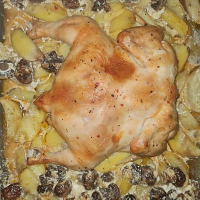 Заказать Курица запеченная с картофелем и шампиньонами, Фуршеринг (Пельмени с характером)