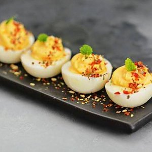 Фаршированные яйца, Фуршеринг (Пельмени с характером)