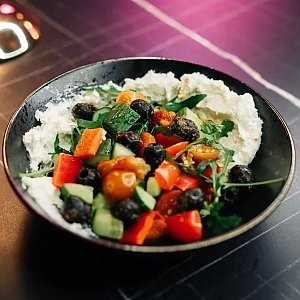 Салат Греческий с кремом из феты и печеным перцем, Амазонка - Минск