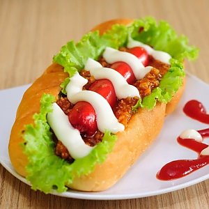 Хот-Дог, Первое Семейное Кафе