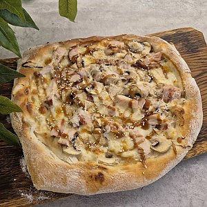 Пицца Копченый Цыпленок, Горький Гастробар