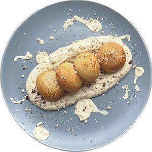 Сырники со сметаной, Горький Гастробар