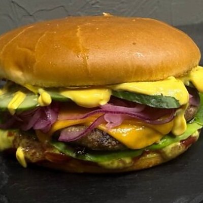 Заказать Чизбургер, Кафе Geras