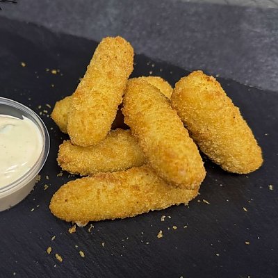 Заказать Сырные палочки + соус (3шт), Кафе Geras