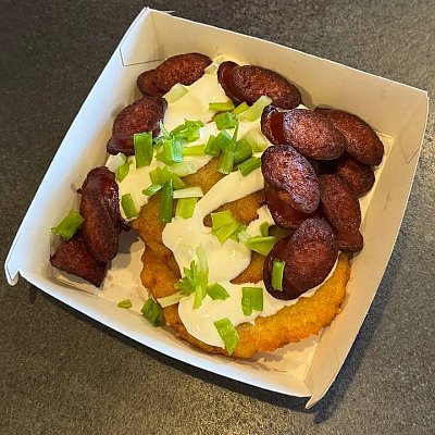 Заказать Драники с говяжьей колбаской, Кафе Geras