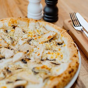 Пицца с цыпленком и грибами, Bresto Testo