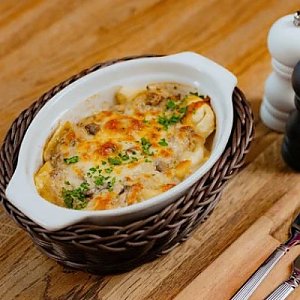 Запеченные пельмени под грибным соусом, Bresto Testo