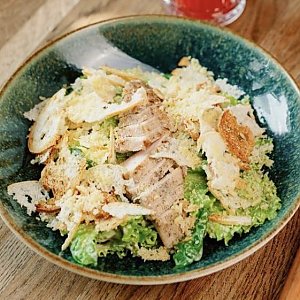 Салат Цезарь, Bresto Testo