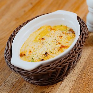 Каннеллоне с курицей и грибами под соусом бешамель, Bresto Testo