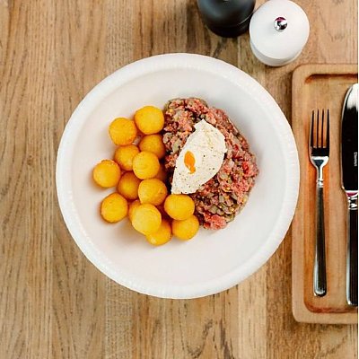 Заказать Тар-тар из говядины с картофельными крокетами, Bresto Testo