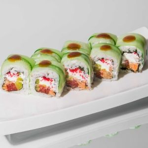 Ролл с жареным лососем и огурцом, Хотей